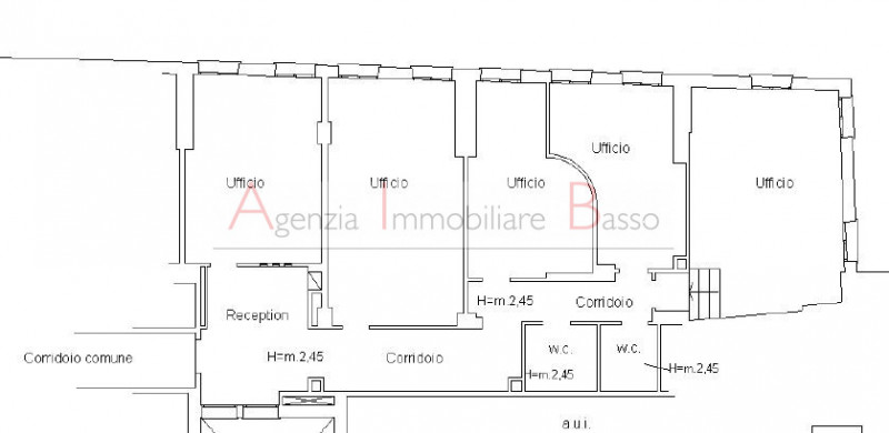 In affitto a Padova, in una posizione strategica e ben servita, proponiamo un ampio ufficio situa...