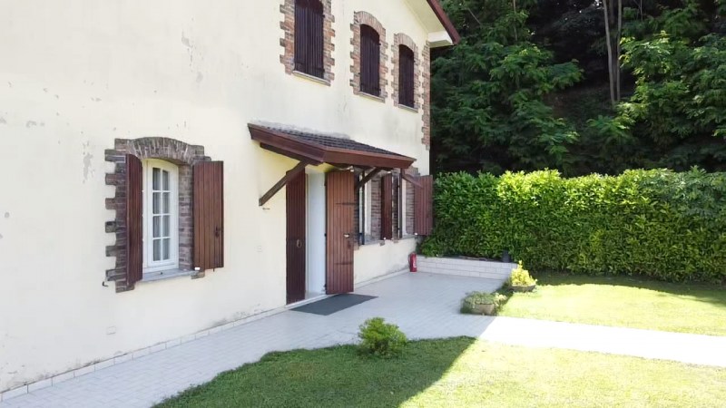 Posizione incantevole
Immersa nel verde della frazione di Val Sanzibio (Galzignano Terme), questa...