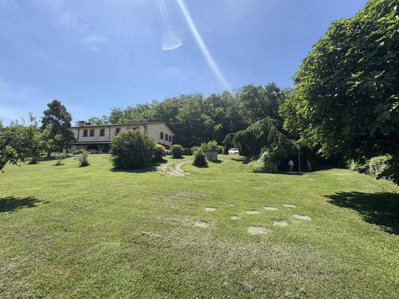 Posizione incantevole
Immersa nel verde della frazione di Val Sanzibio (Galzignano Terme), questa...