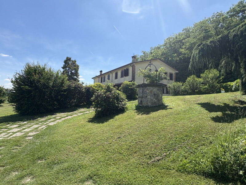Posizione incantevole
Immersa nel verde della frazione di Val Sanzibio (Galzignano Terme), questa...
