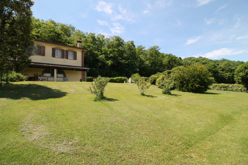 Posizione incantevole
Immersa nel verde della frazione di Val Sanzibio (Galzignano Terme), questa...