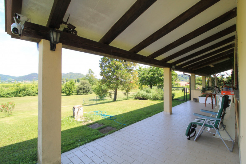 Posizione incantevole
Immersa nel verde della frazione di Val Sanzibio (Galzignano Terme), questa...