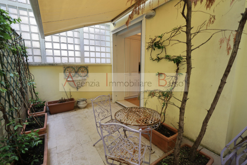 Nel cuore pulsante di Padova, tra le affascinanti Piazze del centro storico, sorge una residenza ...