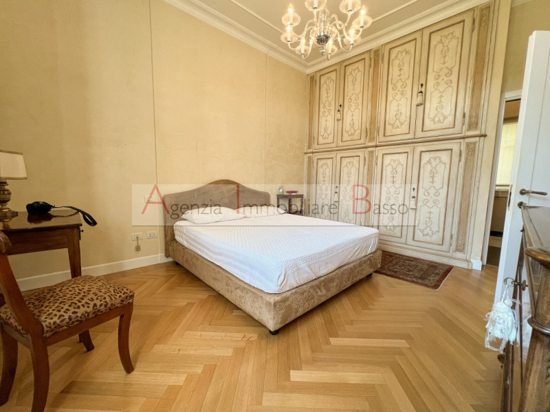 Nel cuore pulsante di Padova, tra le affascinanti Piazze del centro storico, sorge una residenza ...