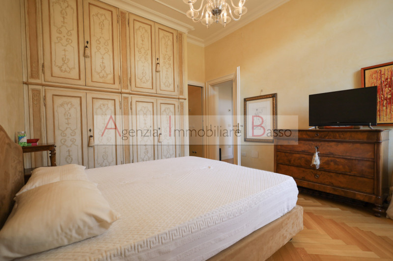 Nel cuore pulsante di Padova, tra le affascinanti Piazze del centro storico, sorge una residenza ...