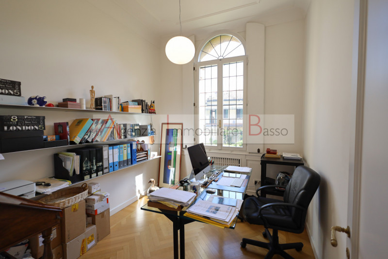 Nel cuore pulsante di Padova, tra le affascinanti Piazze del centro storico, sorge una residenza ...