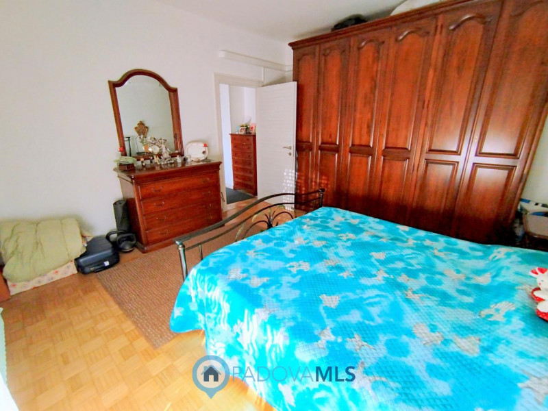 Immobile in esclusiva al Gruppo Padova MLS
AMPIO 4 CAMERE ULTIMO PIANO CON TERRAZZA A BRUSEGANA

...