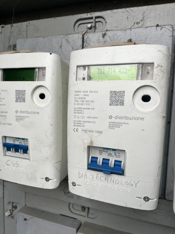 Se stai cercando un ufficio che combini eleganza e funzionalità, non perdere questa opportunità u...