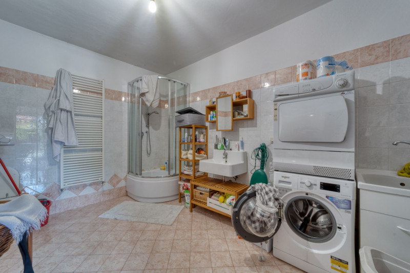 A Rubano nella richiestissima località di Sarmeola, in zona tranquilla e rilassante proponiamo VI...