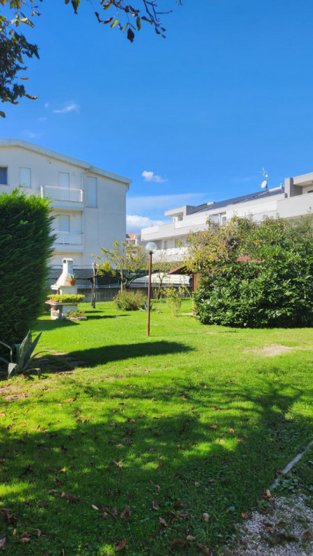 A Rubano nella richiestissima località di Sarmeola, in zona tranquilla e rilassante proponiamo VI...