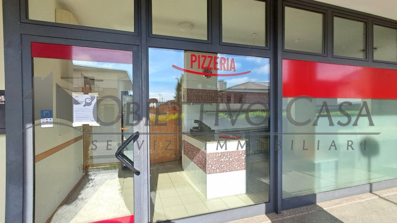 Basta affitti! Inizia subito la tua attività in questo locale commerciale pronto all'uso!

Rif. F...