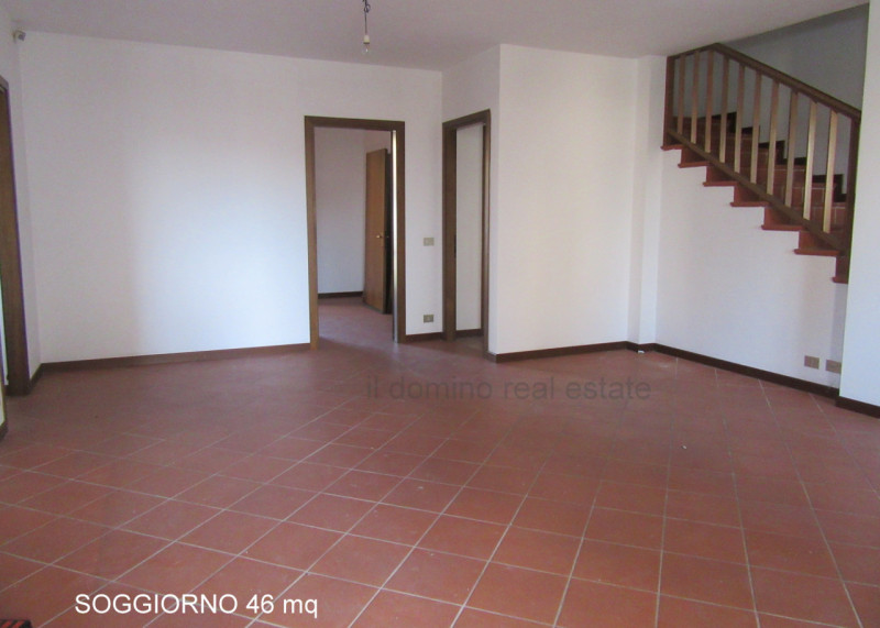 Nella tranquilla zona di San Domenico a Selvazzano Dentro, splendida bifamiliare di 350 mq di spa...