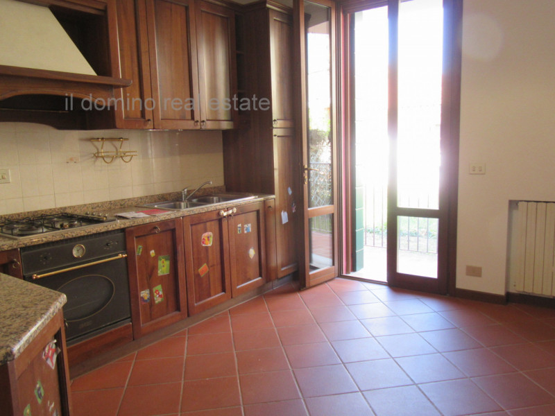 Nella tranquilla zona di San Domenico a Selvazzano Dentro, splendida bifamiliare di 350 mq di spa...