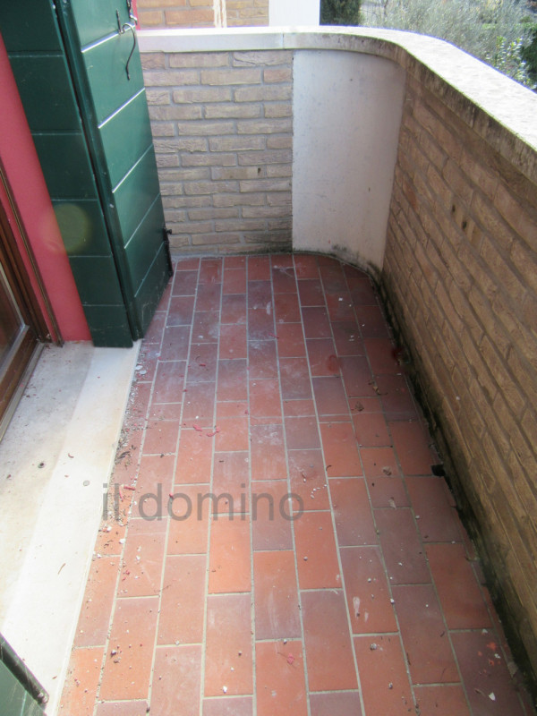 Nella tranquilla zona di San Domenico a Selvazzano Dentro, splendida bifamiliare di 350 mq di spa...