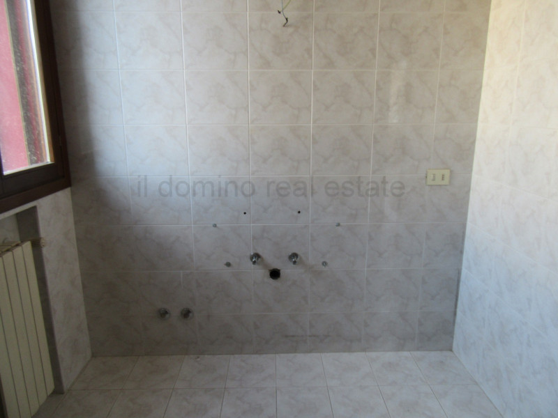 Nella tranquilla zona di San Domenico a Selvazzano Dentro, splendida bifamiliare di 350 mq di spa...