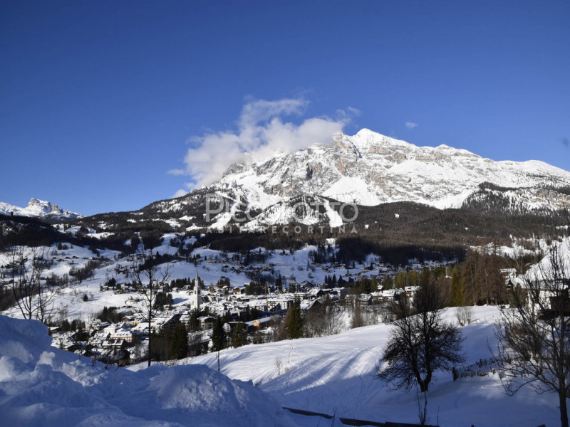 Rif. A5275 - Scopri l'opportunità imperdibile di affittare un appartamento a Cortina d'Ampezzo o ...