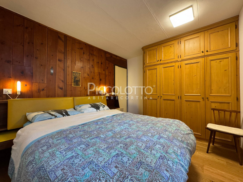 Rif. V5276 - Borca di Cadore, a 20 minuti da Cortina d'Ampezzo, villetta singola in pietra in una...