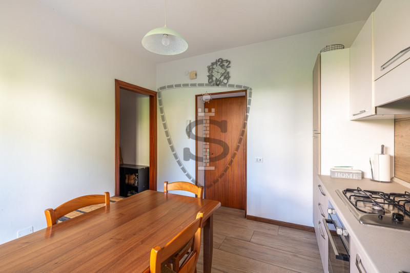 Proponiamo in vendita a Marostica a poca distanza dal centro storico, un accogliente appartamento...