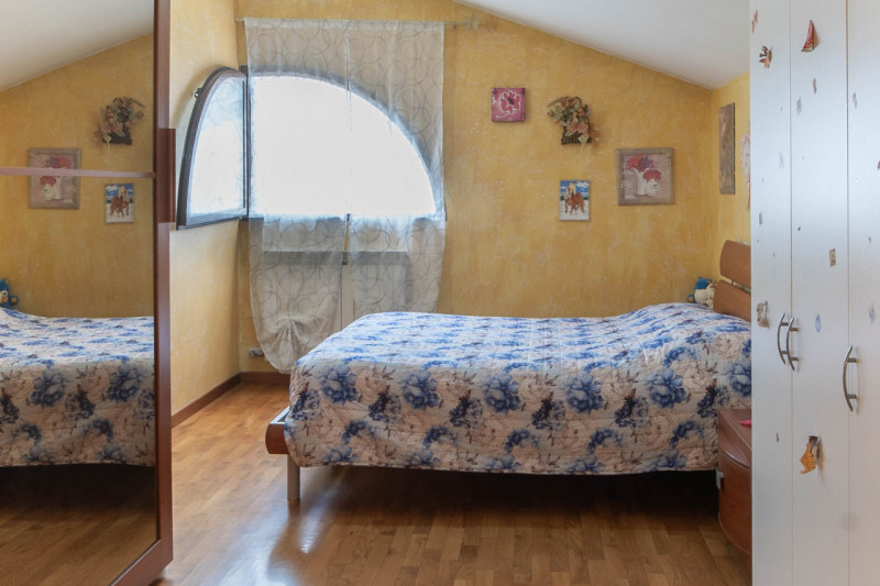 CAMPAGNA LUPIA - Appartamento ubicato in quartiere tranquillo a circa 1 km dal centro del paese e...
