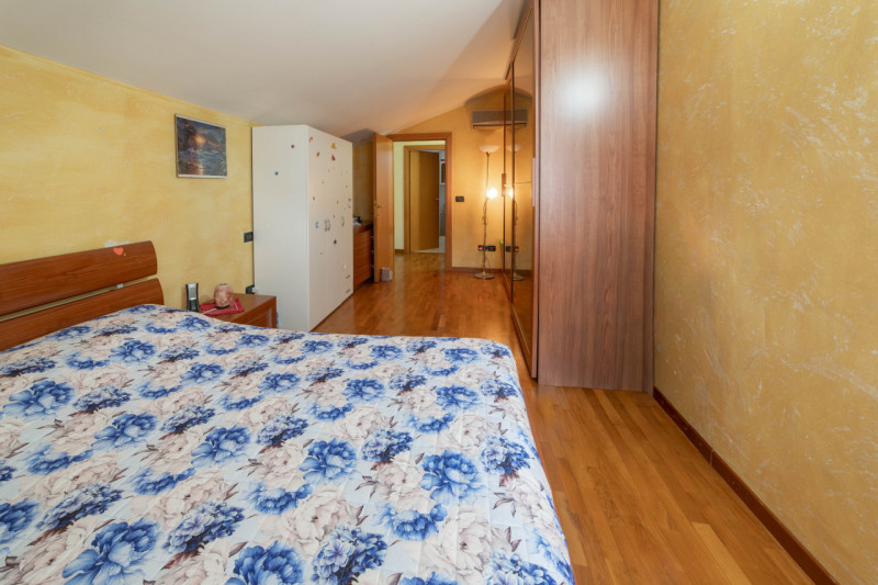 CAMPAGNA LUPIA - Appartamento ubicato in quartiere tranquillo a circa 1 km dal centro del paese e...