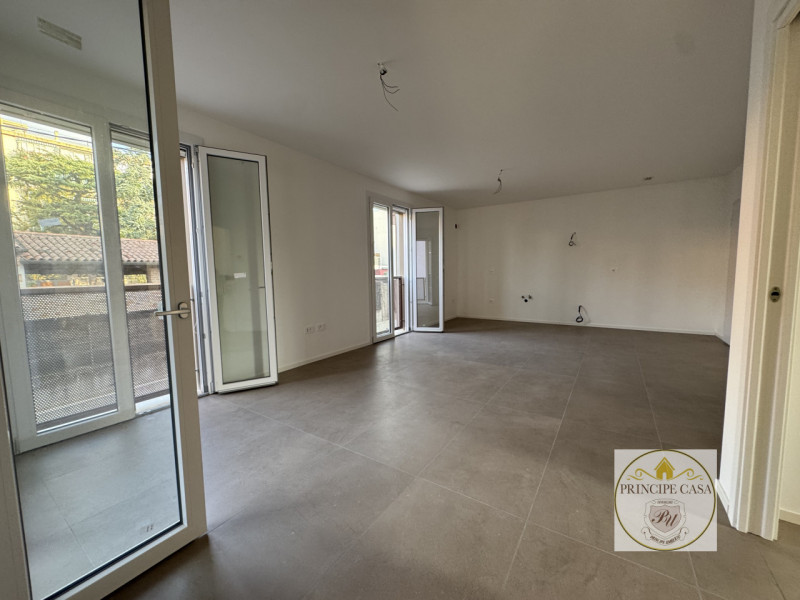 Nel cuore di Monselice, in una delle zone più richieste e servite del centro città, proponiamo in...