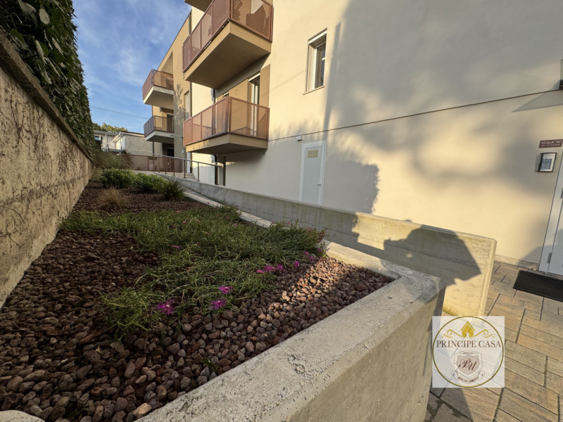 Nel cuore di Monselice, in una delle zone più richieste e servite del centro città, proponiamo in...