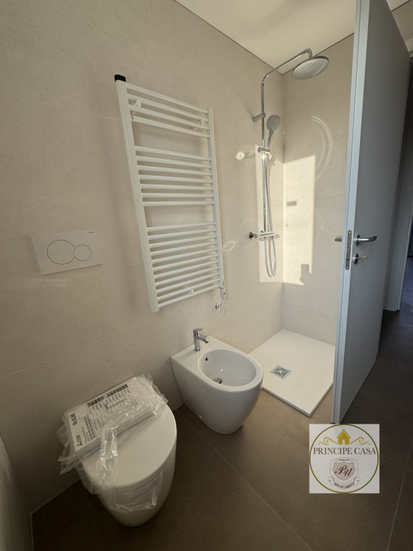 Nel cuore di Monselice, in una delle zone più richieste e servite del centro città, proponiamo in...