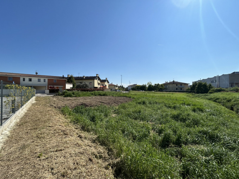 Vivere tra comfort, tecnologia e natura: la tua casa ideale ti aspetta a Mestrino! 

Immagina di ...