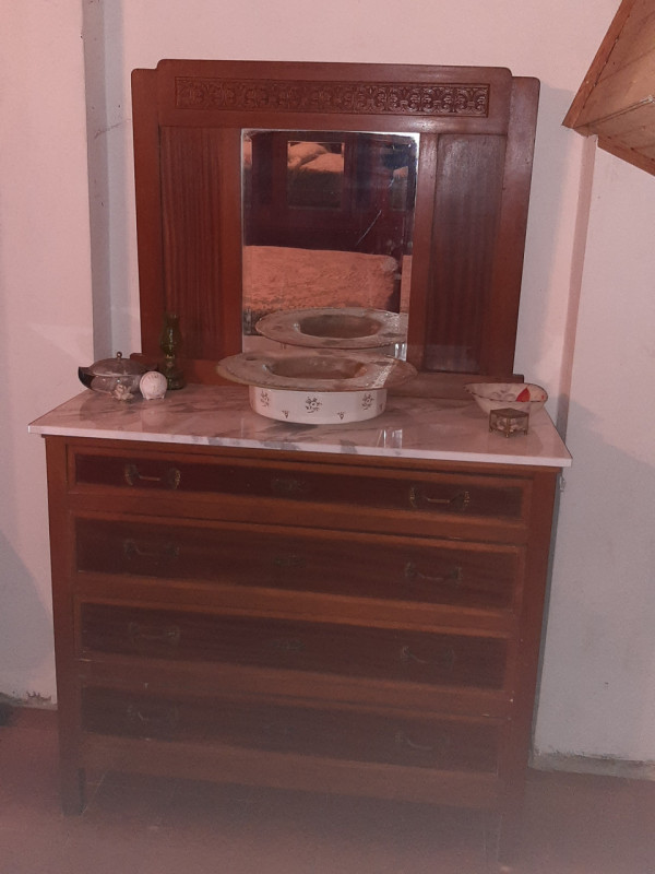 Proponiamo in vendita un'imponente porzione di barchessa risalente al 1400, situata nel suggestiv...