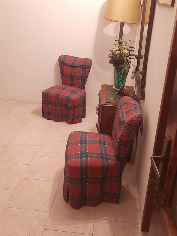 Proponiamo in vendita un'imponente porzione di barchessa risalente al 1400, situata nel suggestiv...