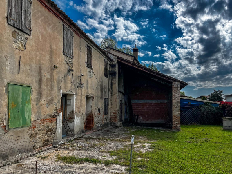 (Per INFO Vittorio 3517343301) Immaginate di svegliarvi ogni mattina circondati dalla bellezza au...