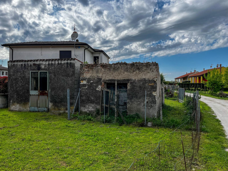 (Per INFO Vittorio 3517343301) Immaginate di svegliarvi ogni mattina circondati dalla bellezza au...