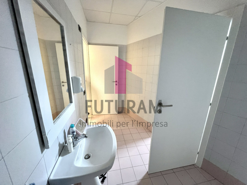 VICENZA OVEST - RIF. 630FUTURAM - TEL 0444310220 - 3403358378

IN CONTESTO COMPLETAMENTE RISTRUTT...
