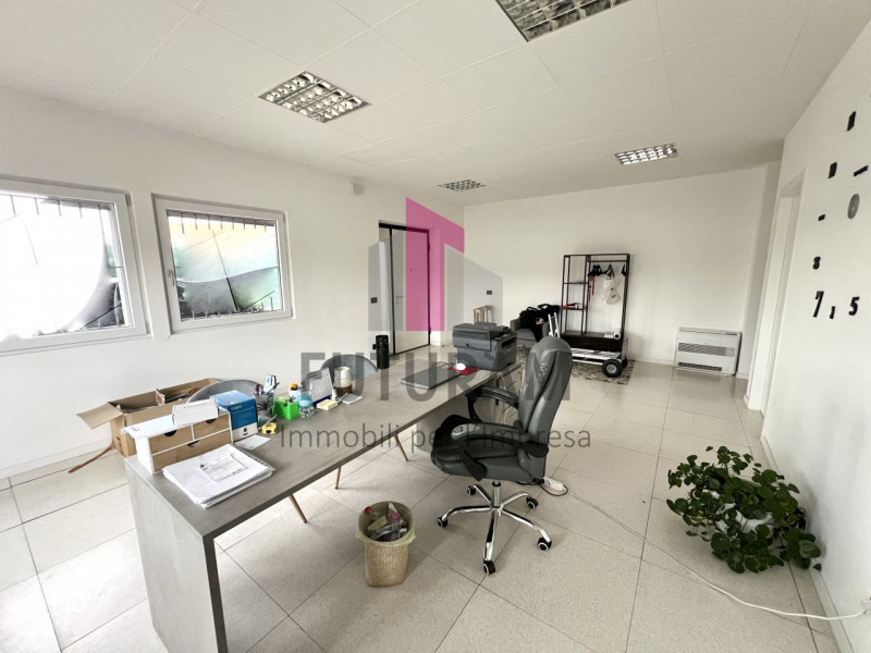 VICENZA OVEST - RIF. 630FUTURAM - TEL 0444310220 - 3403358378

IN CONTESTO COMPLETAMENTE RISTRUTT...