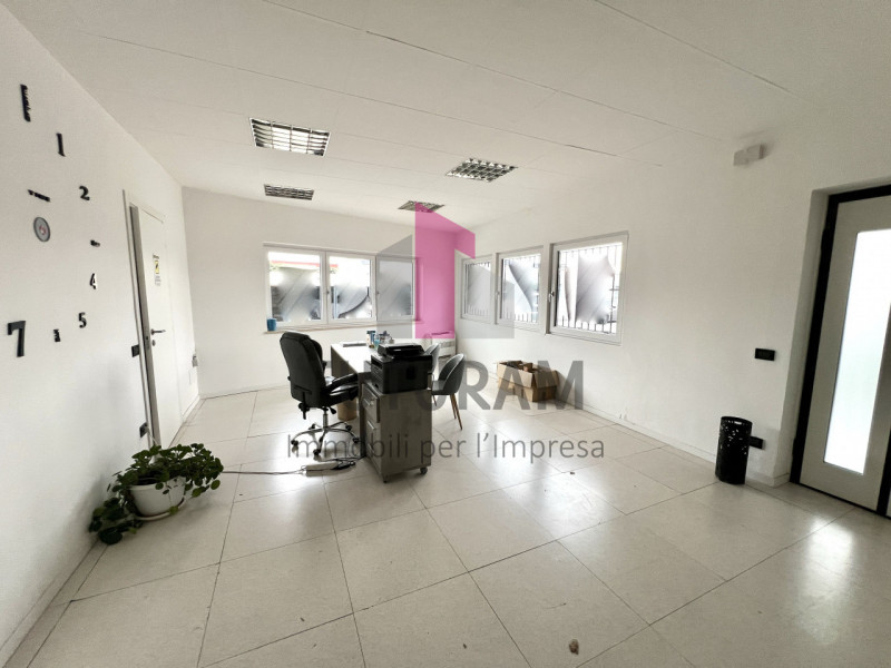 VICENZA OVEST - RIF. 630FUTURAM - TEL 0444310220 - 3403358378

IN CONTESTO COMPLETAMENTE RISTRUTT...