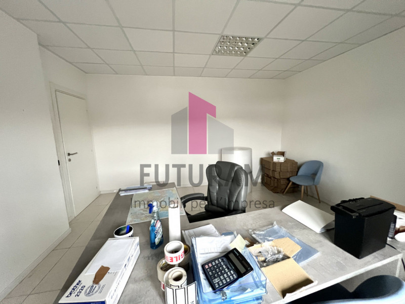 VICENZA OVEST - RIF. 630FUTURAM - TEL 0444310220 - 3403358378

IN CONTESTO COMPLETAMENTE RISTRUTT...