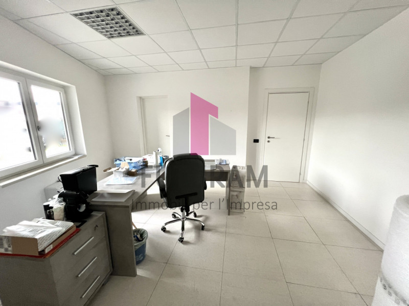VICENZA OVEST - RIF. 630FUTURAM - TEL 0444310220 - 3403358378

IN CONTESTO COMPLETAMENTE RISTRUTT...