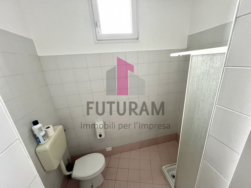 VICENZA OVEST - RIF. 630FUTURAM - TEL 0444310220 - 3403358378

IN CONTESTO COMPLETAMENTE RISTRUTT...