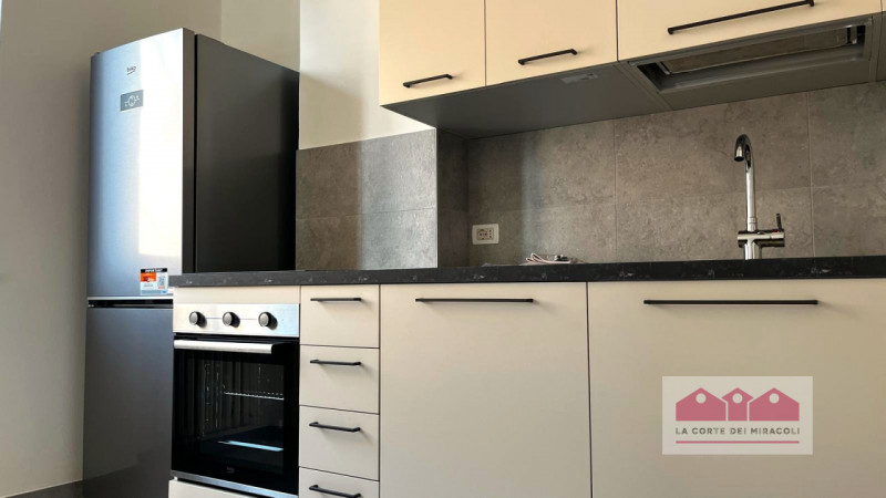 CORSO PADOVA: SECONDO PIANO CON ASCENSORE AMPIO TRICAMERE, INGRESSO, SOGGIORNO, PRANZO, CUCINA, D...