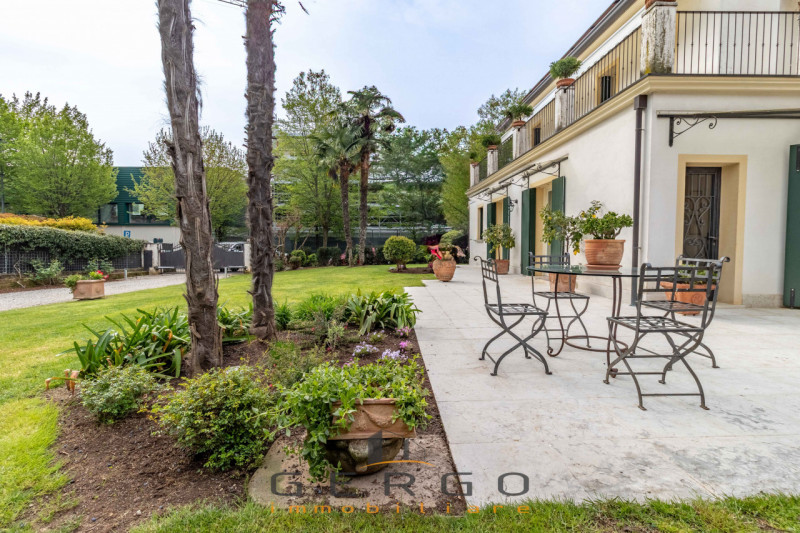 (Per INFO Roberto 3453195338) NOSTRA ESCLUSIVA - Montebelluna, zona ricercata e signorile del cen...