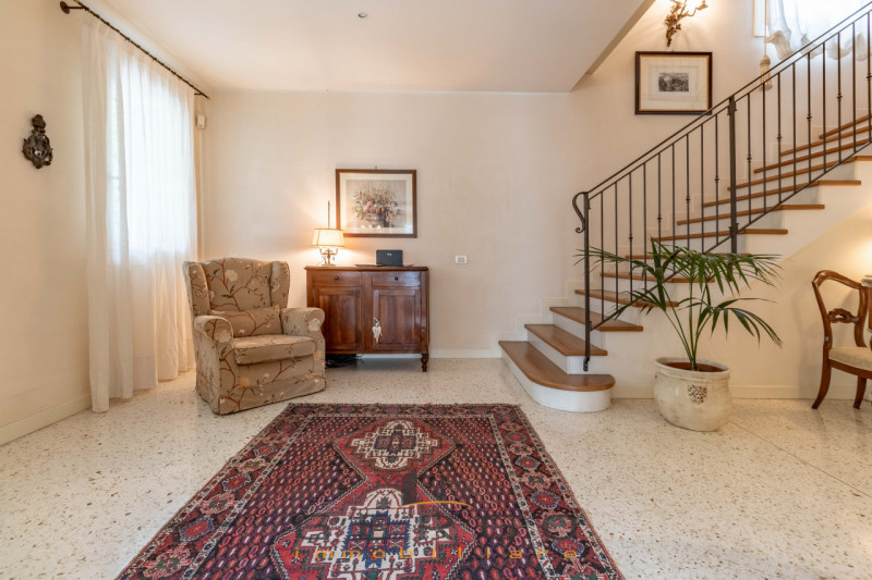 (Per INFO Roberto 3453195338) NOSTRA ESCLUSIVA - Montebelluna, zona ricercata e signorile del cen...