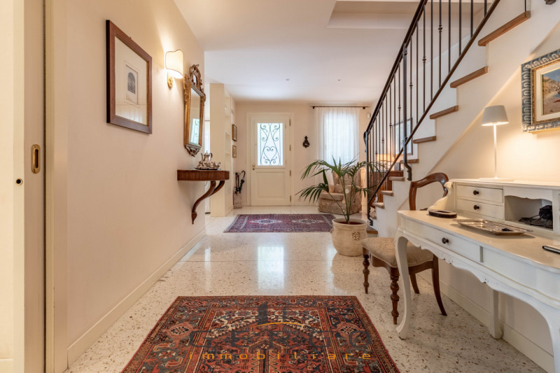 (Per INFO Roberto 3453195338) NOSTRA ESCLUSIVA - Montebelluna, zona ricercata e signorile del cen...