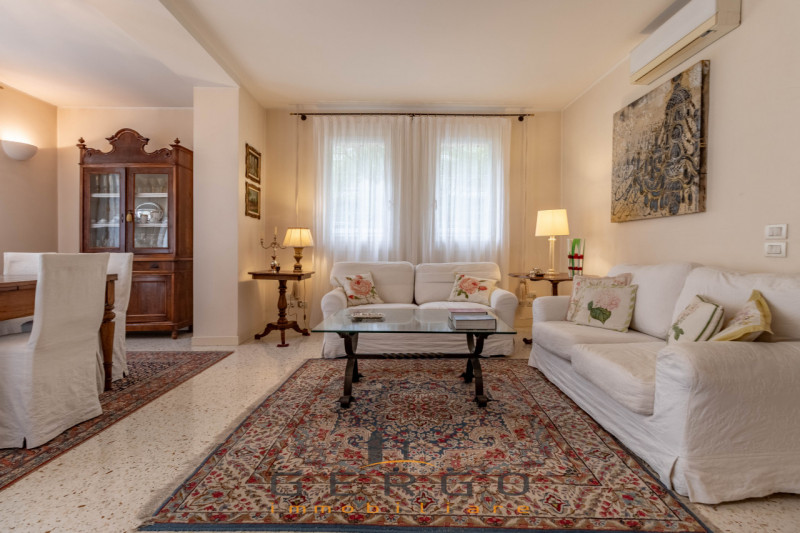 (Per INFO Roberto 3453195338) NOSTRA ESCLUSIVA - Montebelluna, zona ricercata e signorile del cen...