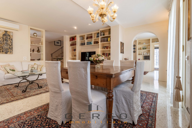 (Per INFO Roberto 3453195338) NOSTRA ESCLUSIVA - Montebelluna, zona ricercata e signorile del cen...