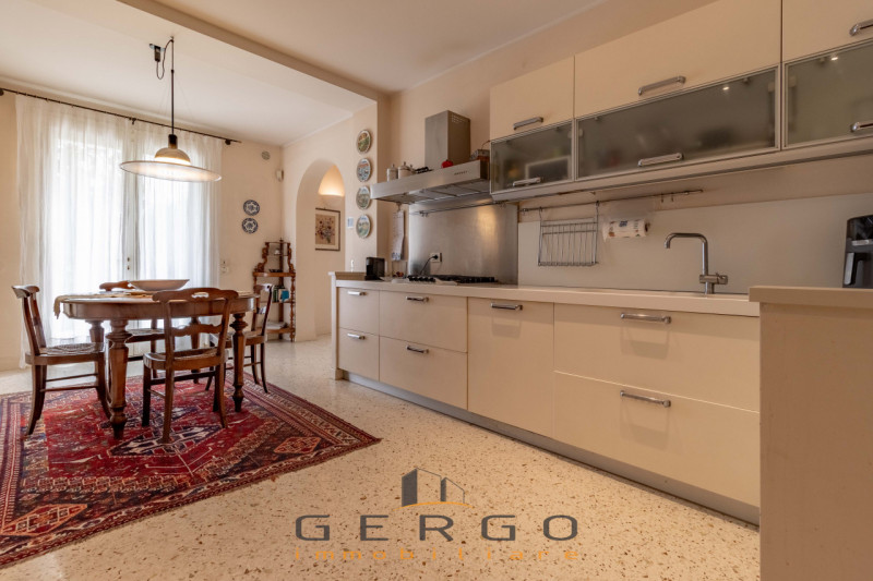 (Per INFO Roberto 3453195338) NOSTRA ESCLUSIVA - Montebelluna, zona ricercata e signorile del cen...