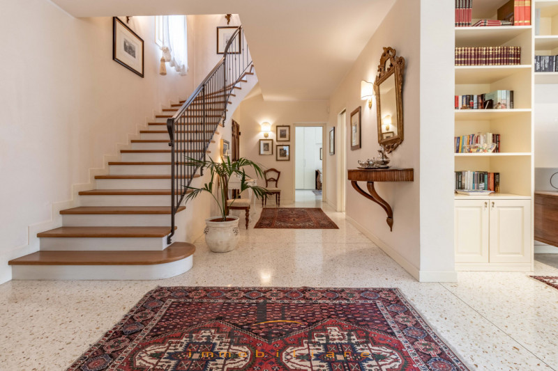 (Per INFO Roberto 3453195338) NOSTRA ESCLUSIVA - Montebelluna, zona ricercata e signorile del cen...