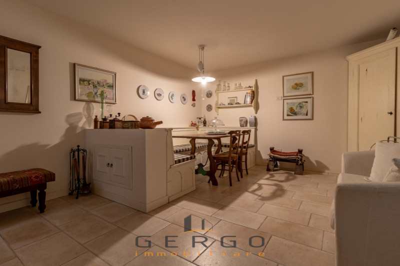 (Per INFO Roberto 3453195338) NOSTRA ESCLUSIVA - Montebelluna, zona ricercata e signorile del cen...