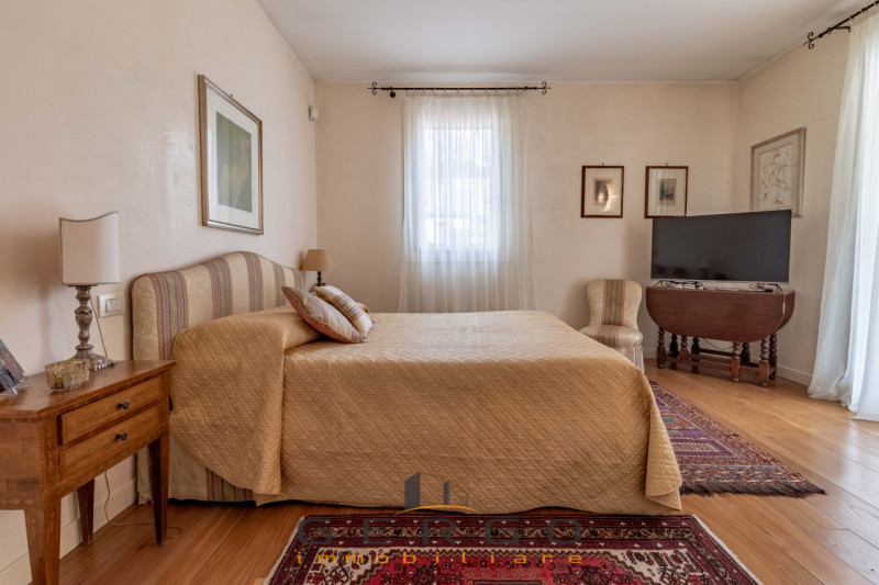 (Per INFO Roberto 3453195338) NOSTRA ESCLUSIVA - Montebelluna, zona ricercata e signorile del cen...