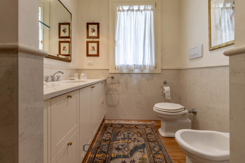 (Per INFO Roberto 3453195338) NOSTRA ESCLUSIVA - Montebelluna, zona ricercata e signorile del cen...