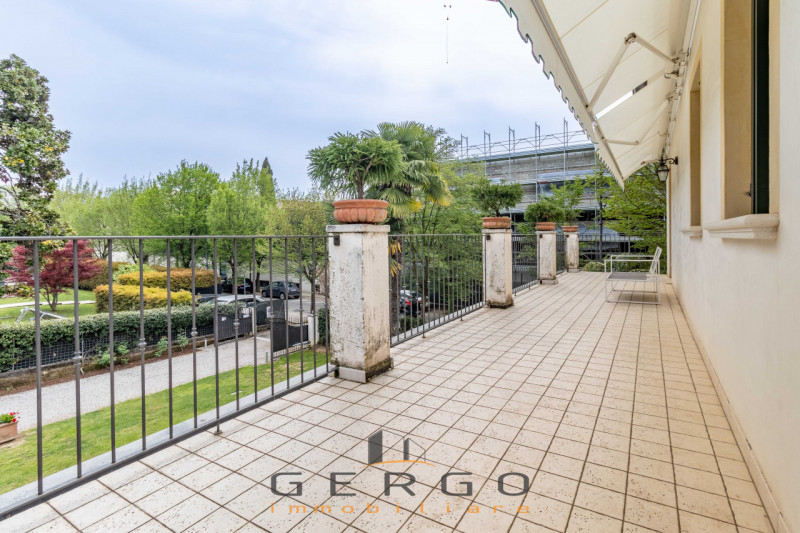 (Per INFO Roberto 3453195338) NOSTRA ESCLUSIVA - Montebelluna, zona ricercata e signorile del cen...